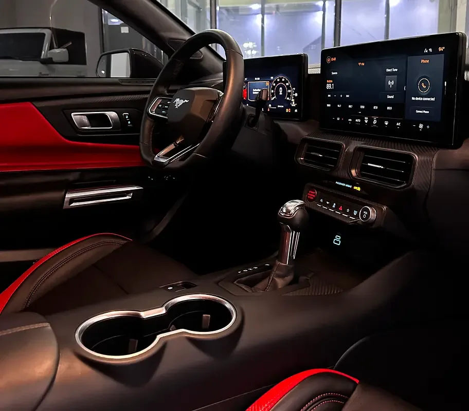 Ford Mustang 2.3 AT (319 حصان) - 12