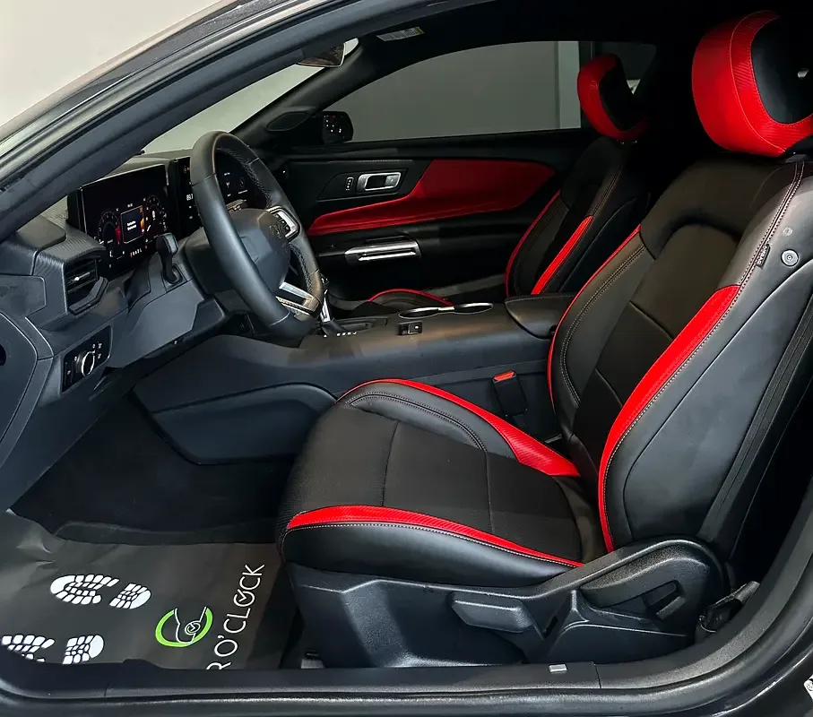 Ford Mustang 2.3 AT (319 حصان) - 10