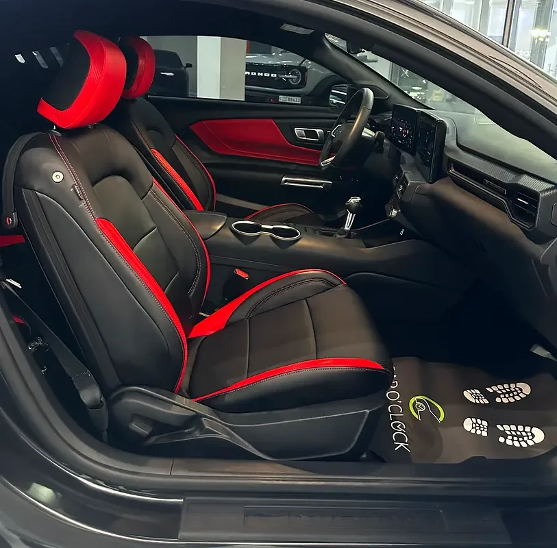 Ford Mustang 2.3 AT (319 حصان) - 13