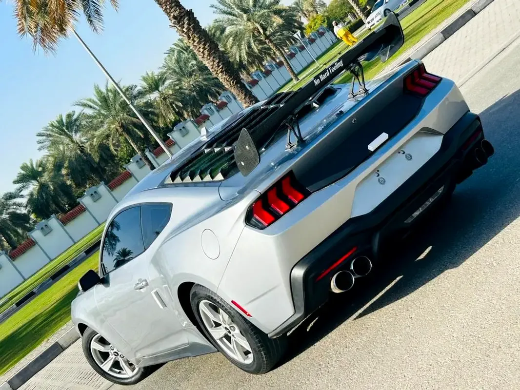 Ford Mustang 2.3 AT (319 حصان) - 7
