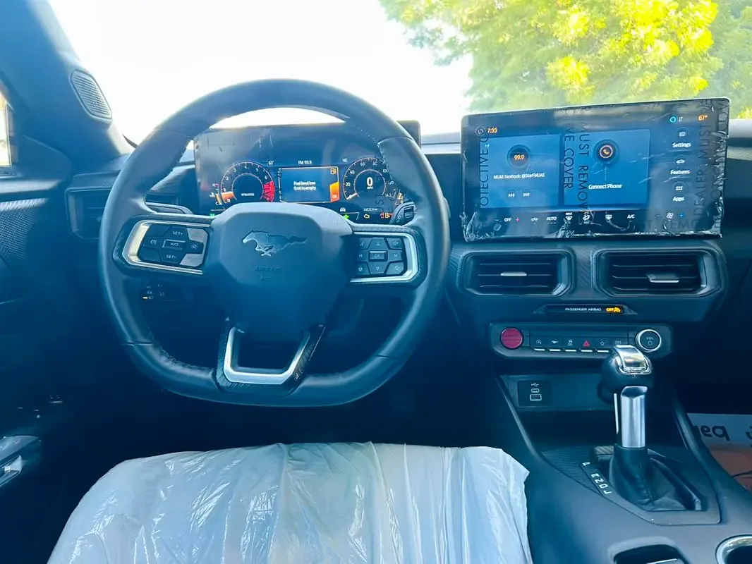 Ford Mustang 2.3 AT (319 حصان) - 11