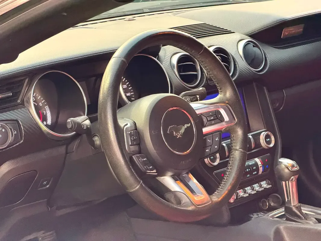 Ford Mustang 2.3 EcoBoost AT (290 حصان) - 6