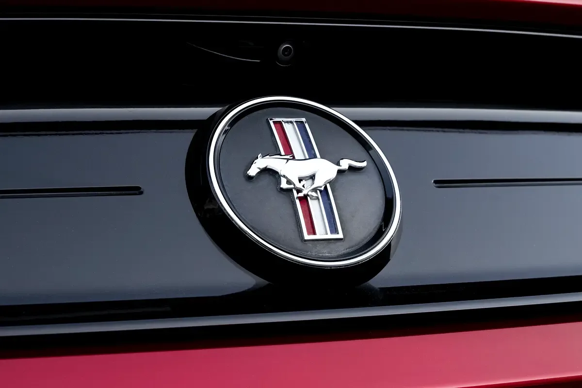 Ford Mustang 2.3 EcoBoost AT (290 hp) - 15