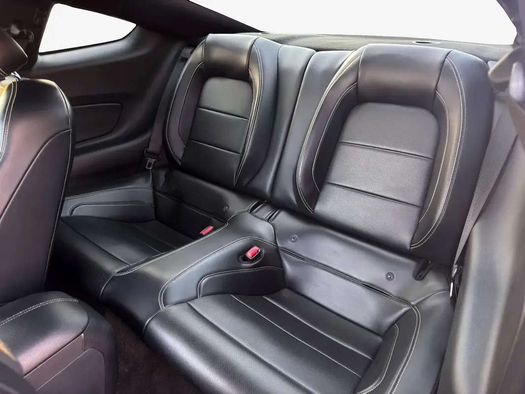 Ford Mustang 2.3 MT (317 حصان) - 6