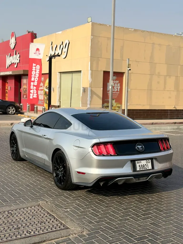 Ford Mustang 2.3 MT (317 حصان) - 4