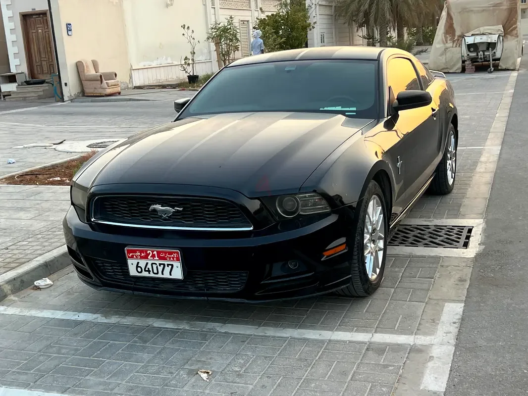 Ford Mustang 3.7 AT (305 hp)