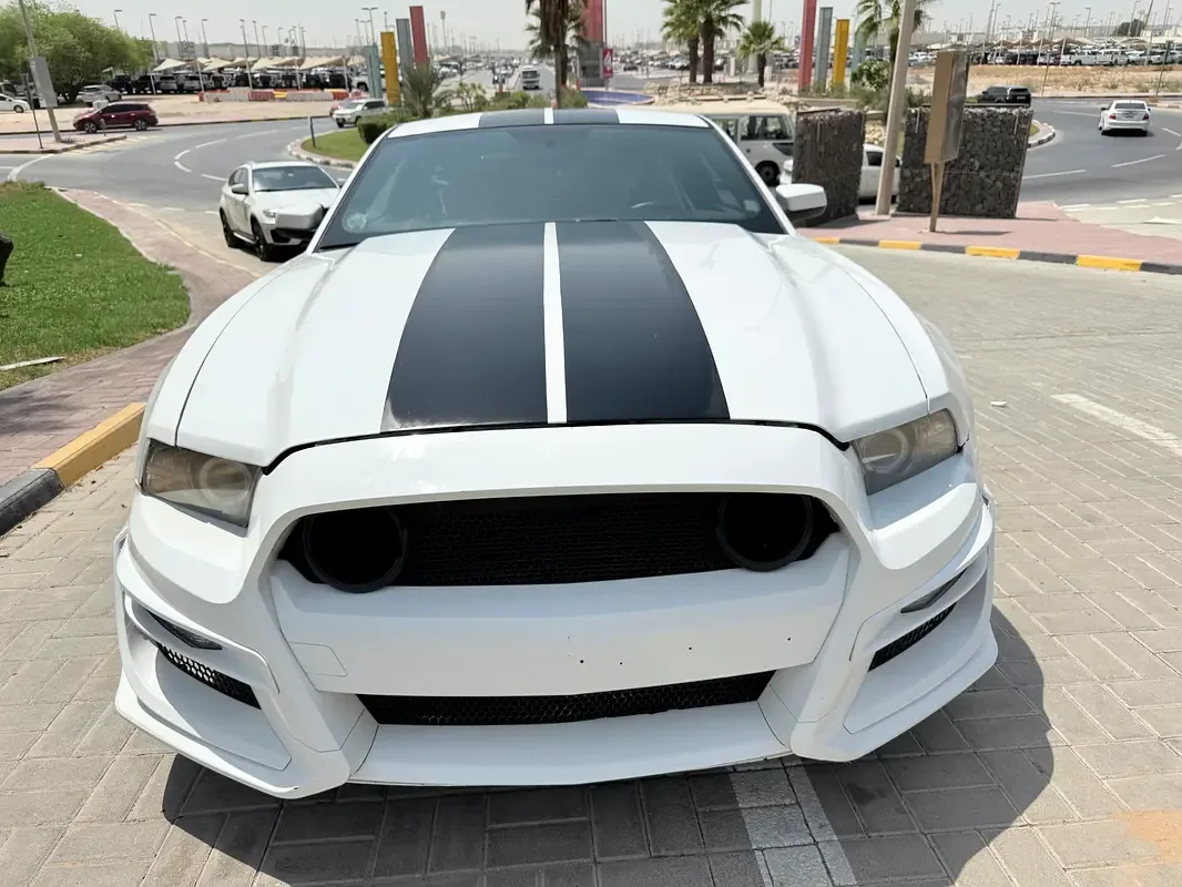 Ford Mustang 3.7 AT (305 hp)