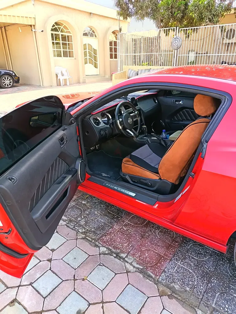 Ford Mustang 3.7 AT (305 hp) - 2