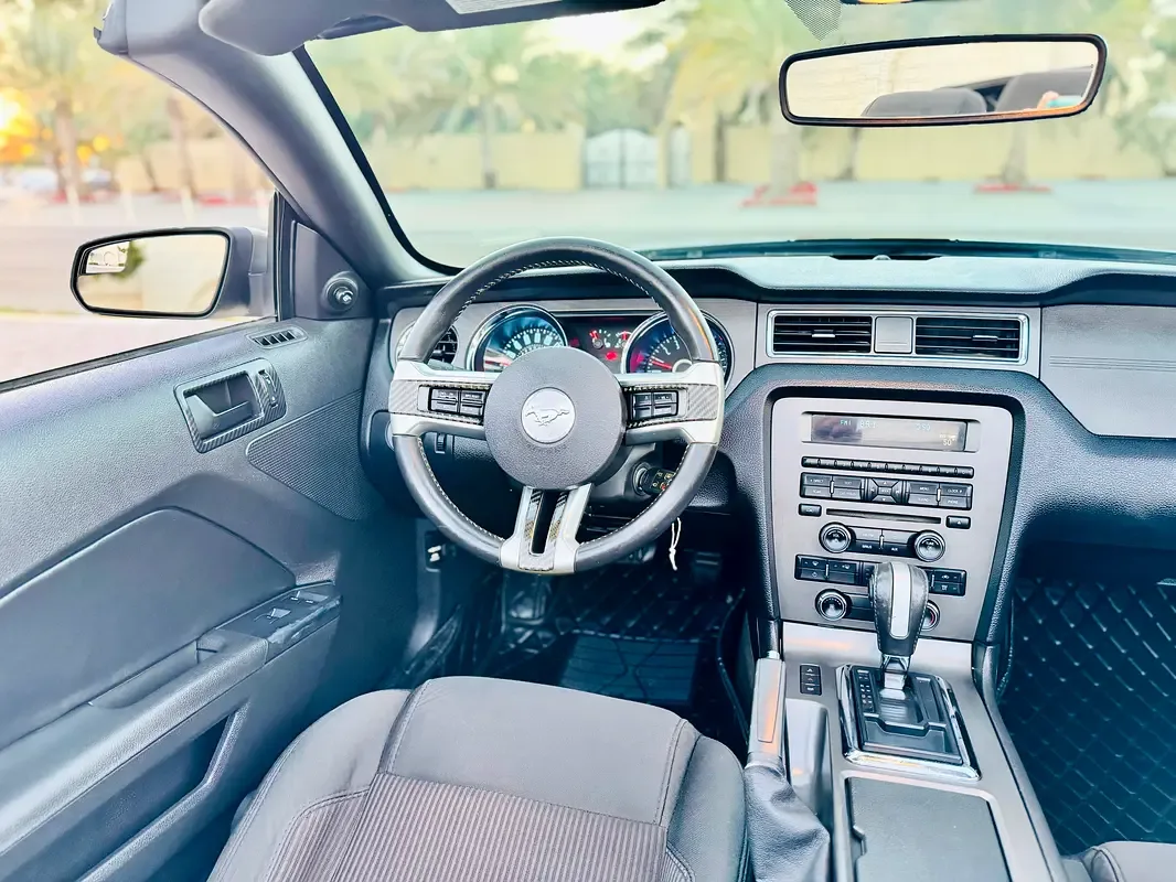 Ford Mustang 3.7 AT (305 hp) - 20