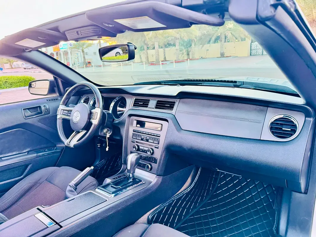 Ford Mustang 3.7 AT (305 hp) - 19