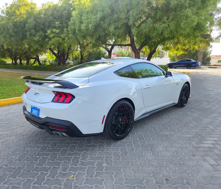 Ford Mustang 5.0 AT (453 حصان) - 10