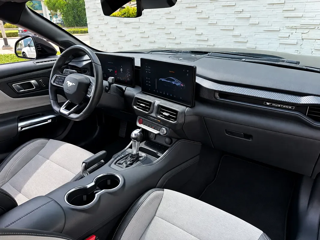 Ford Mustang 5.0 AT (453 حصان) - 11