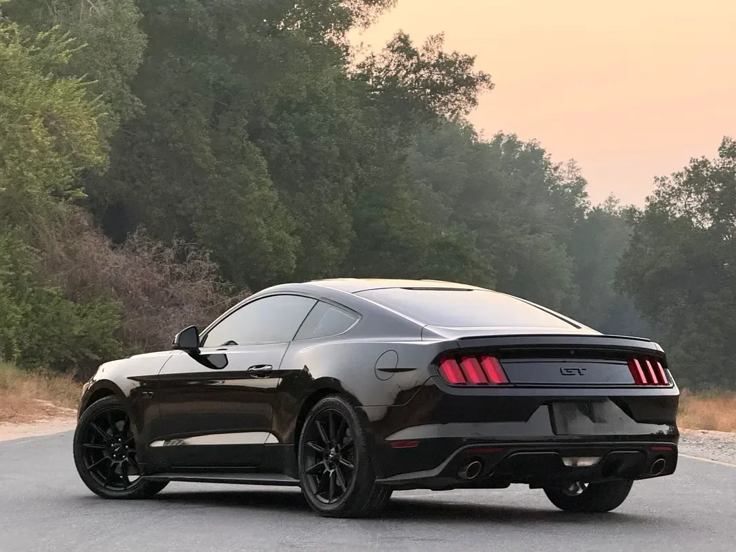 Ford Mustang 5.0 MT (441 حصان) - 5
