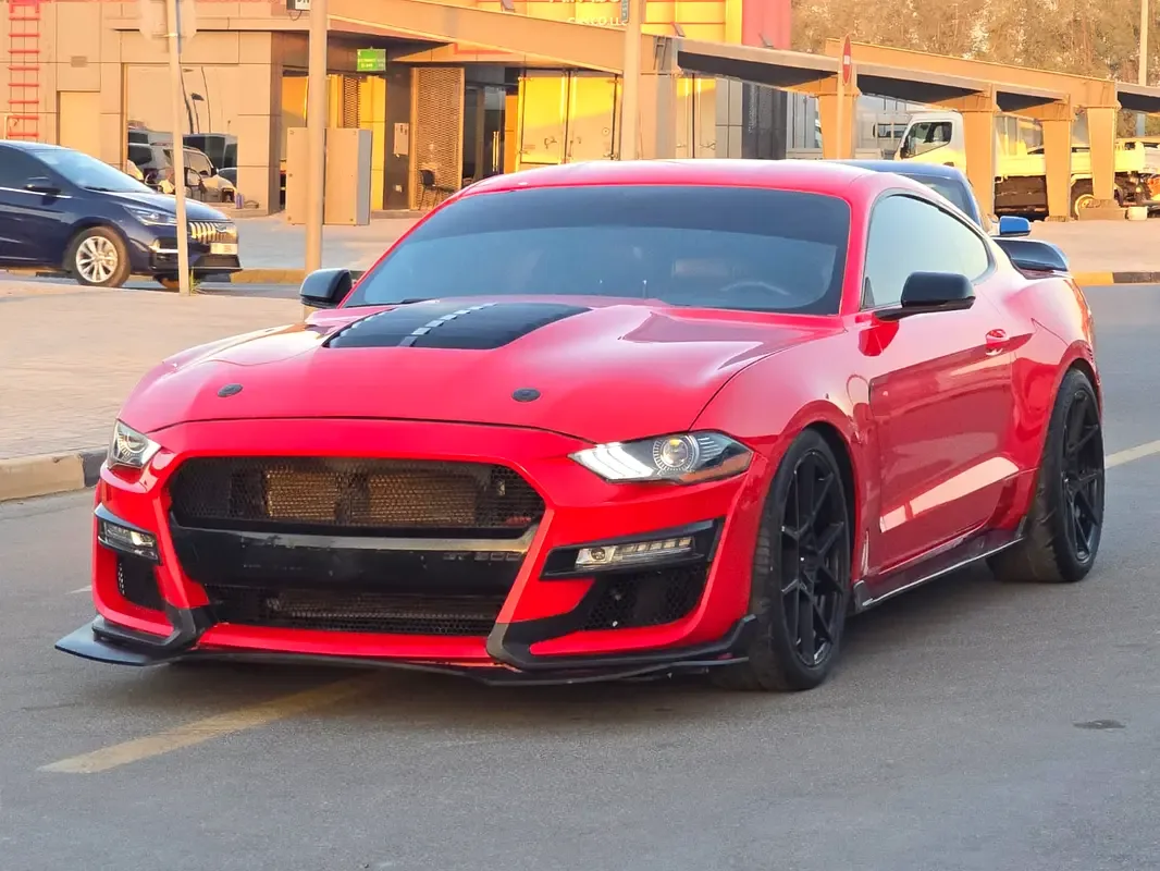 Ford Mustang GT 5.0 AT (466 حصان) - 2