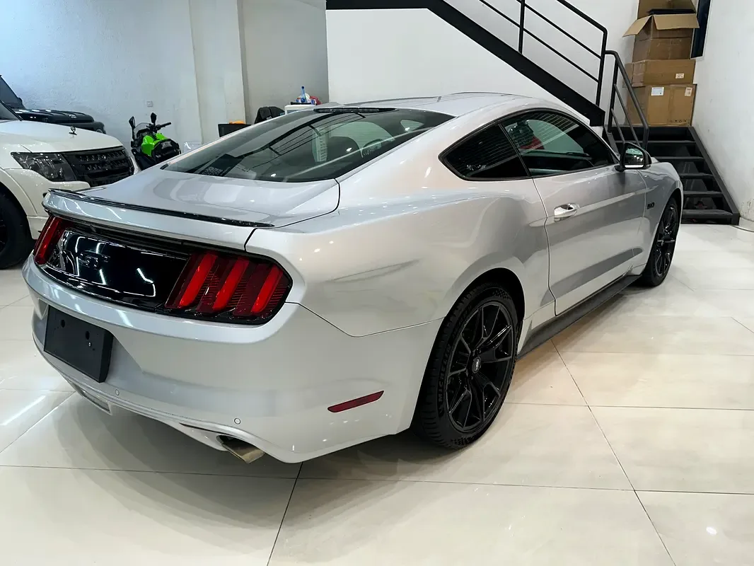 Ford Mustang GT 5.0 AT (466 حصان) - 6