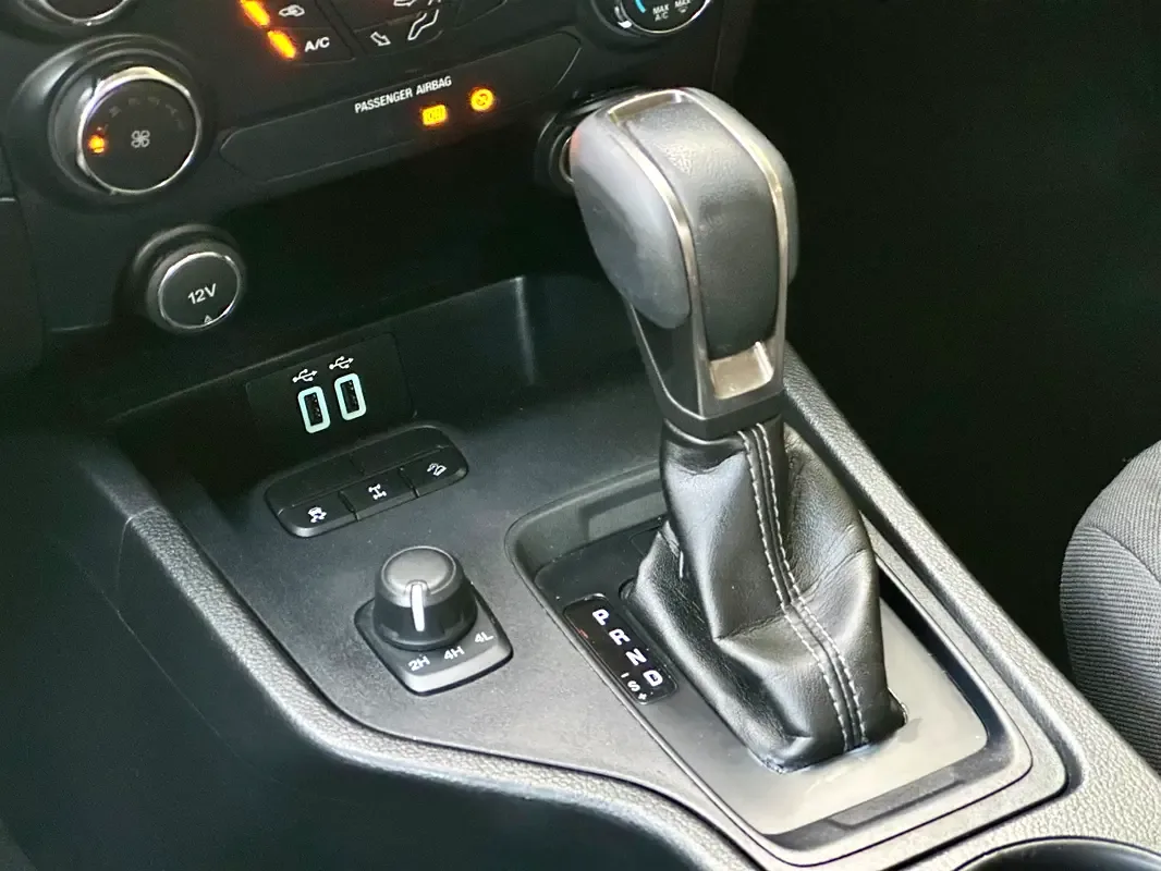 Ford Ranger 2.0 AT (213 حصان) - 10