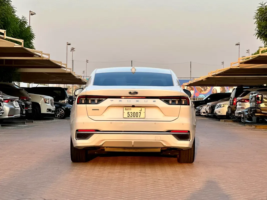 Ford Taurus 2.0 AT (232 حصان) - 6