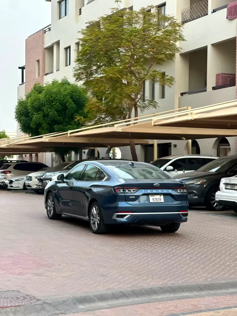 Ford Taurus 2.0 AT (232 حصان) - 4