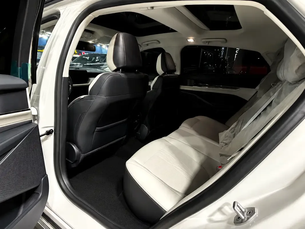 Ford Taurus 2.0 AT (239 hp) - 13