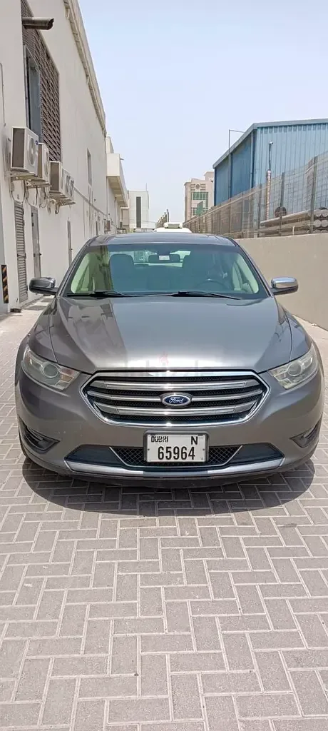Ford Taurus 3.5 AT 4WD (288 hp)