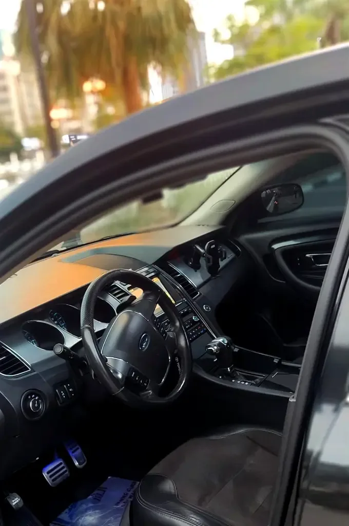 Ford Taurus 3.5 AT AWD (365 hp) - 2