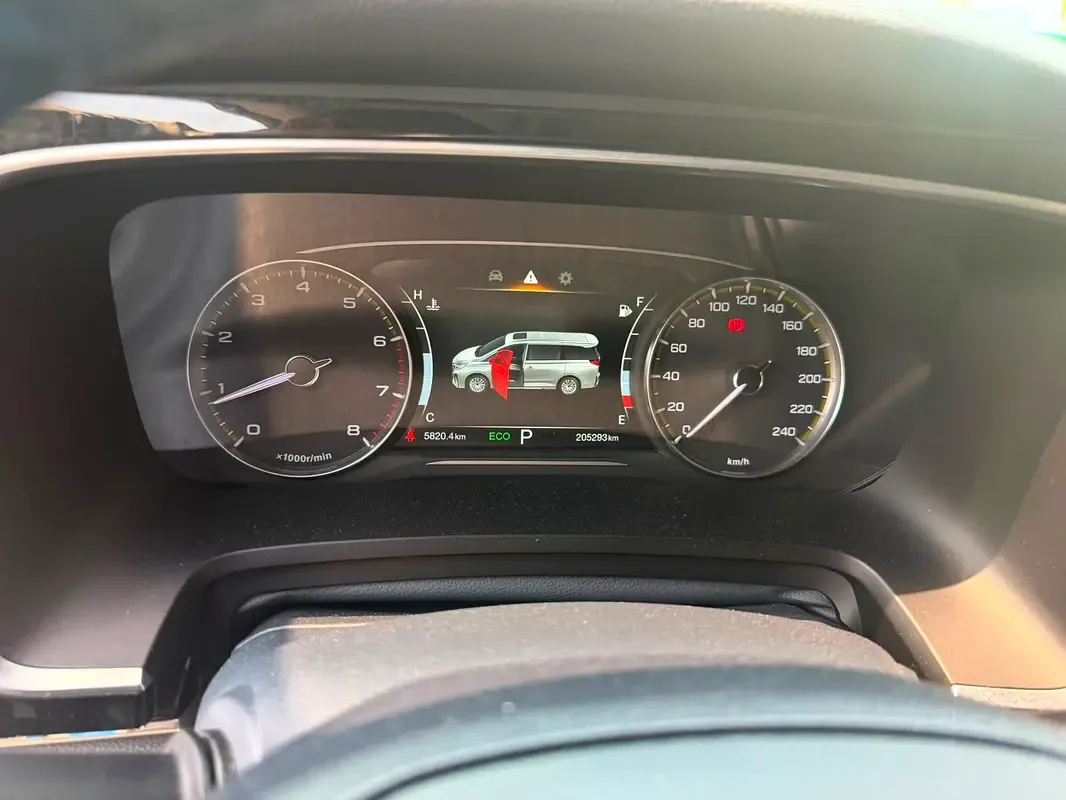 GAC GN8 2.0 AT (190 hp) - 10