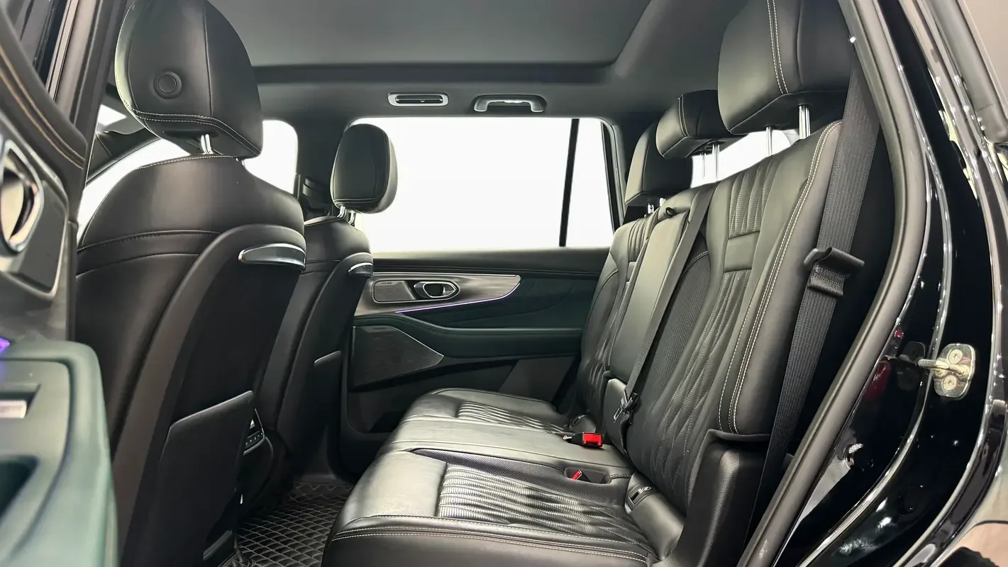 GAC GS8 2.0 AT 4WD (252 hp) - 15