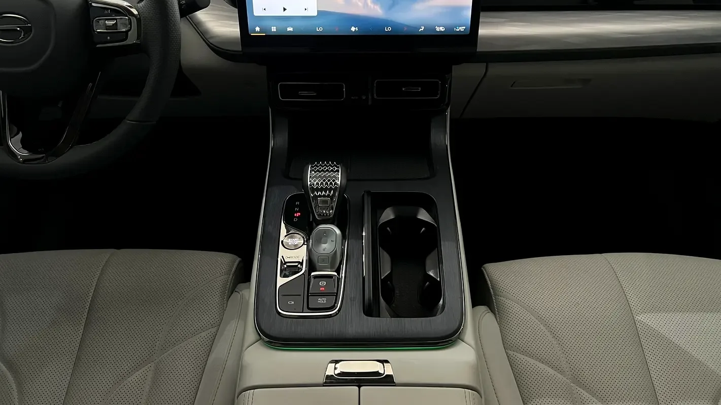 GAC GS8 2.0 AT AWD (231 حصان) - 13