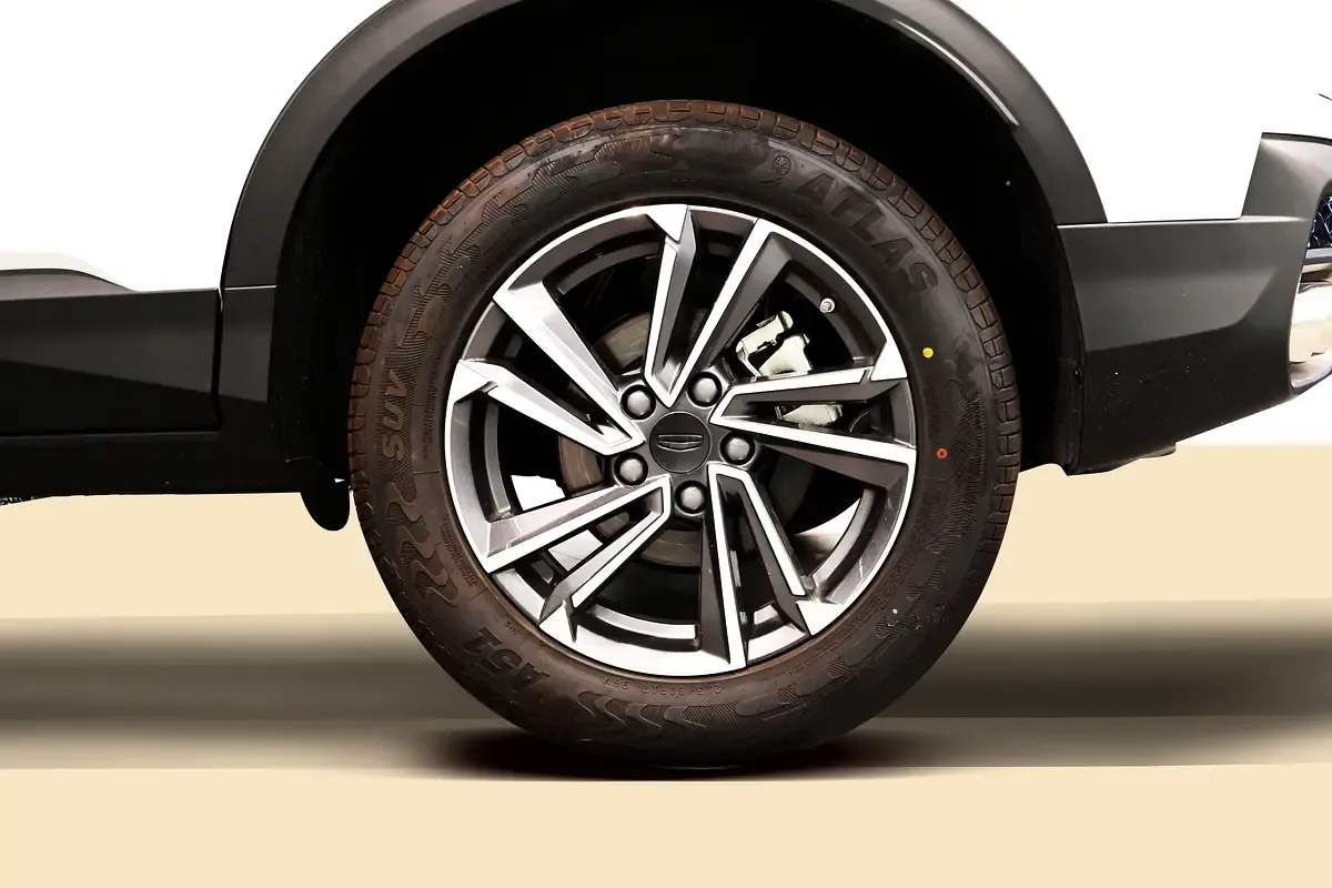 Geely Coolray 1.5 AMT (147 hp) - 4