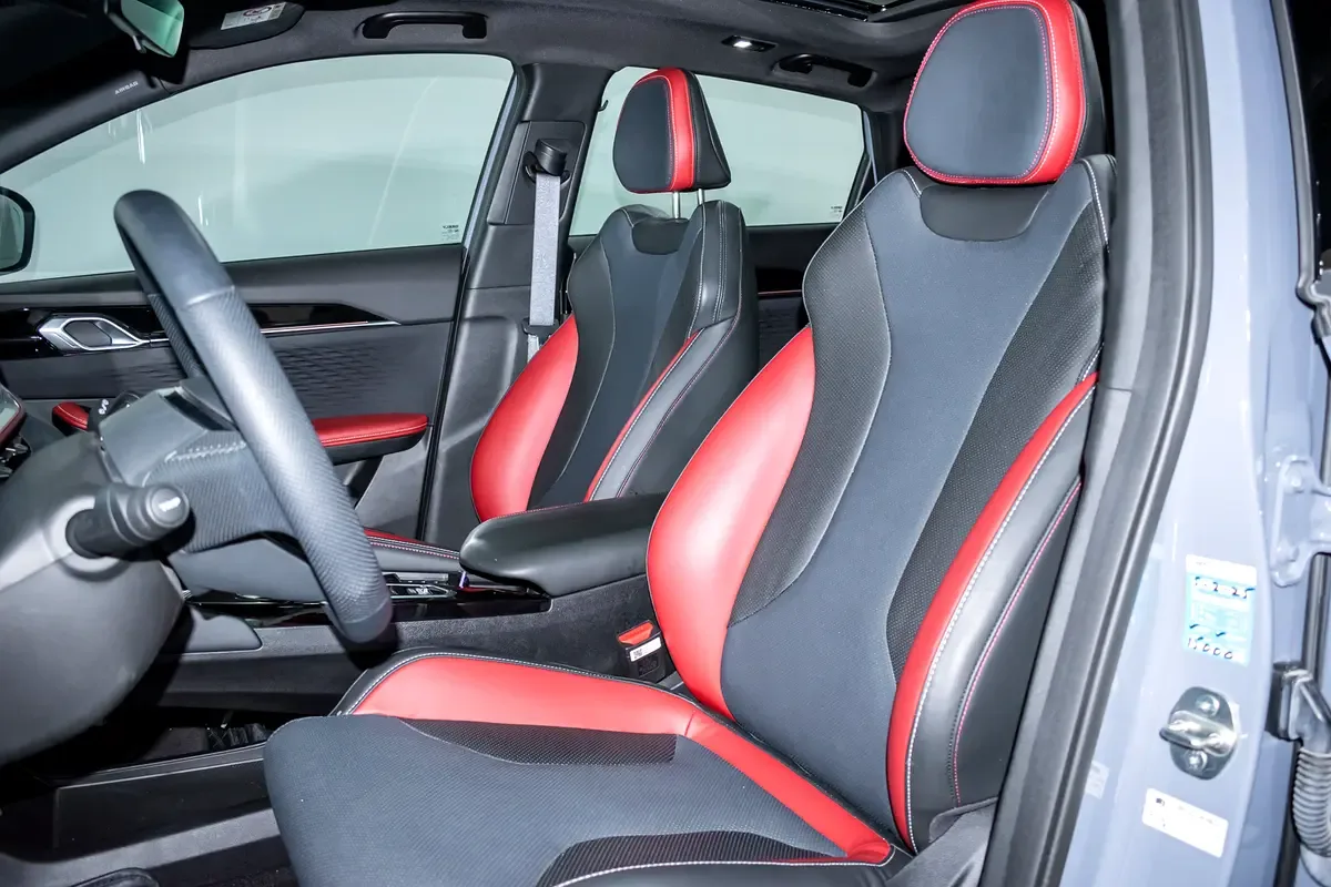 Geely Coolray 1.5 AMT (147 حصان) - 16