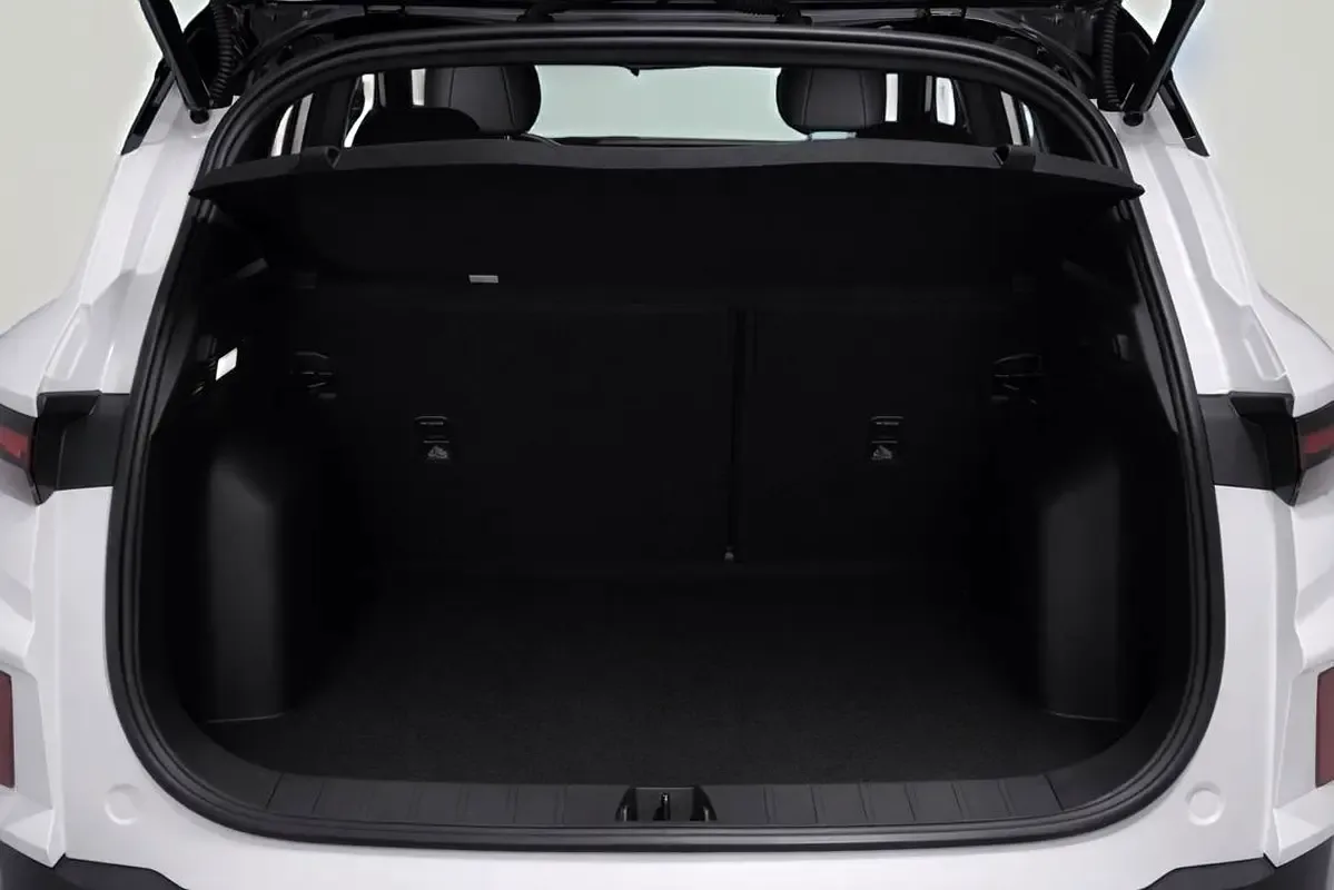 Geely Coolray 1.5 AMT (147 حصان) - 11