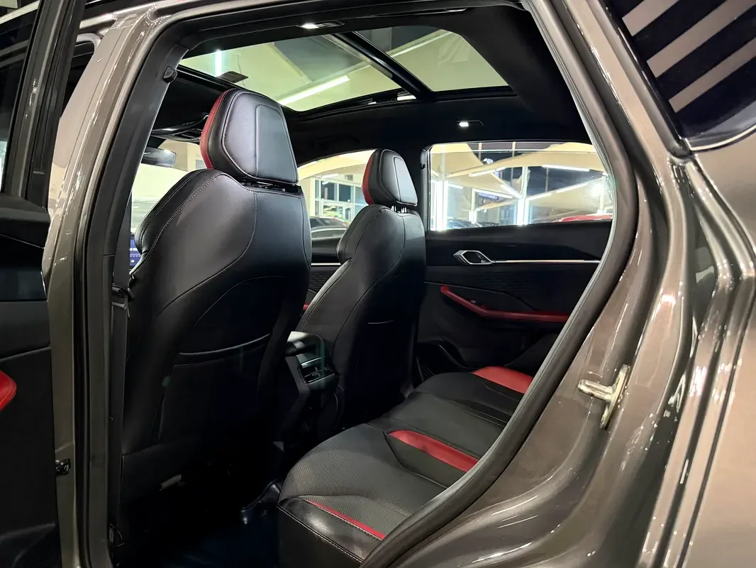 Geely Coolray 1.5 AMT (172 حصان) - 9