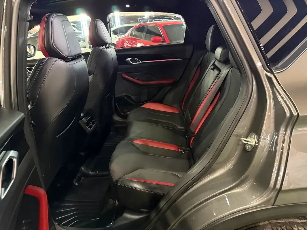 Geely Coolray 1.5 AMT (172 حصان) - 8