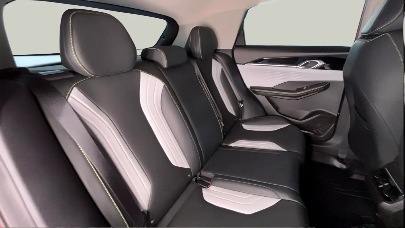Geely Coolray 1.5 AMT (172 حصان) - 10