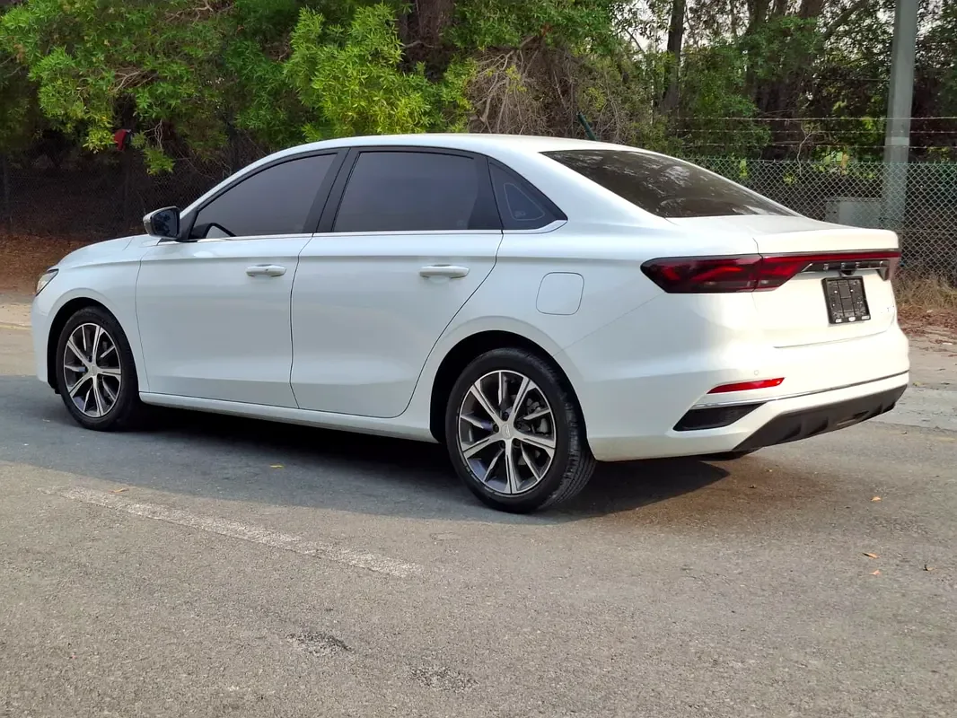 Geely Emgrand 1.5 AMT (181 حصان) - 6
