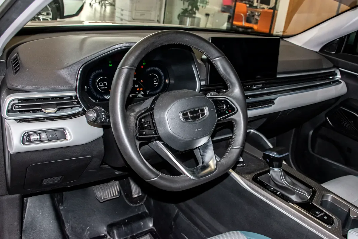 Geely Emgrand 1.5 AMT (181 hp) - 8