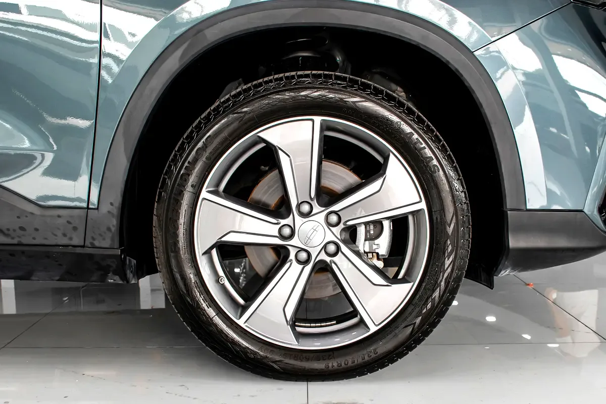Geely Okavango 2.0 AMT (200 حصان) - 8