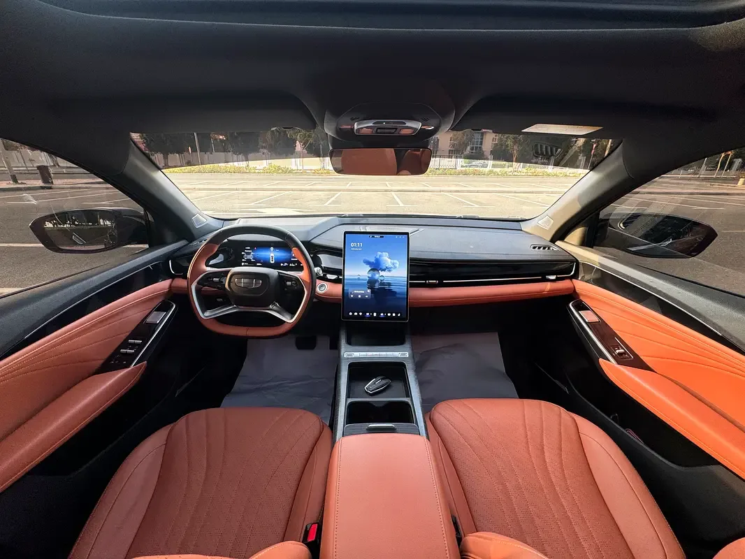 Geely Preface 2.0 AT (272 حصان) - 8