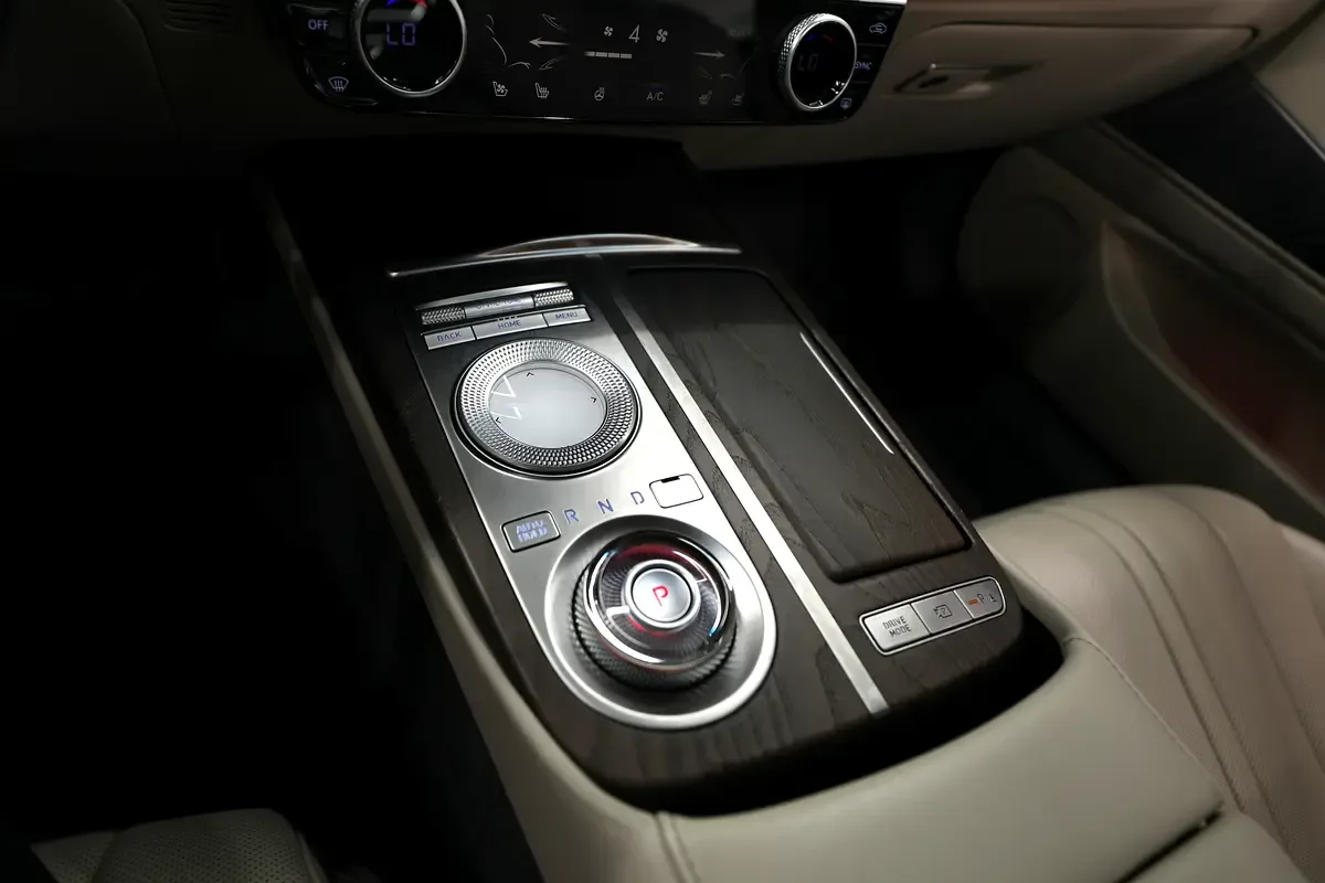 Genesis G80 2.5 AT AWD (304 حصان) - 11