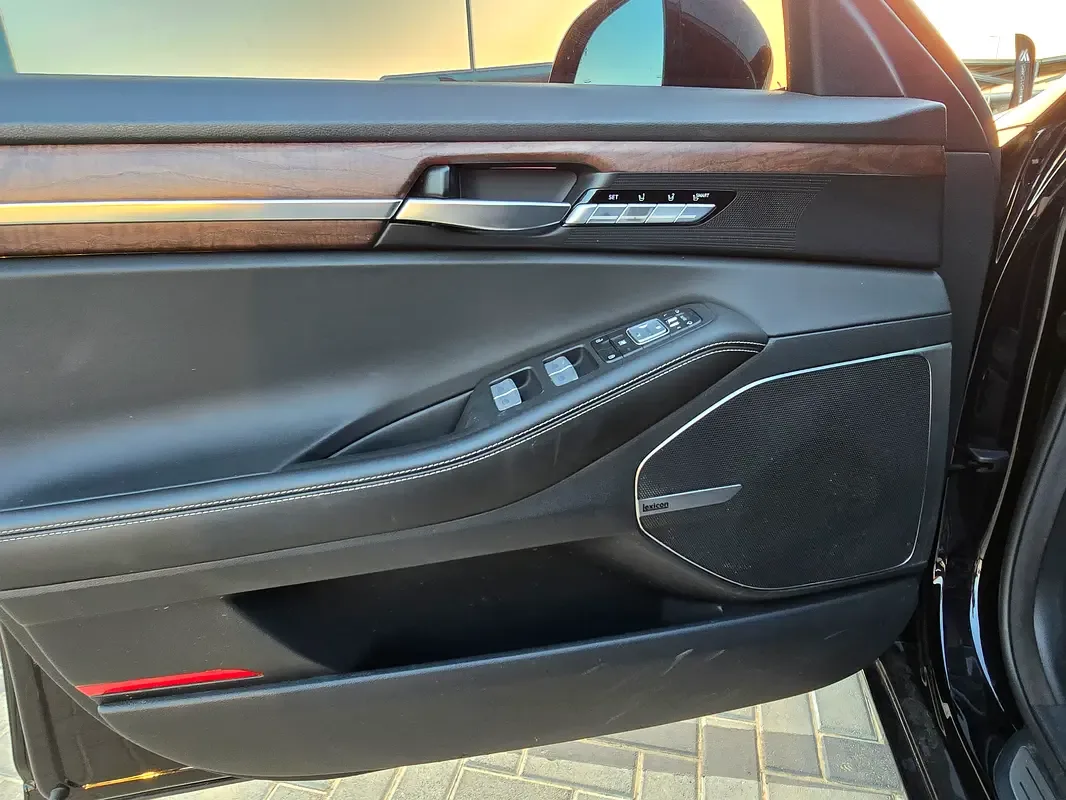Genesis G90 3.5 AT 4WD (380 hp) - 5