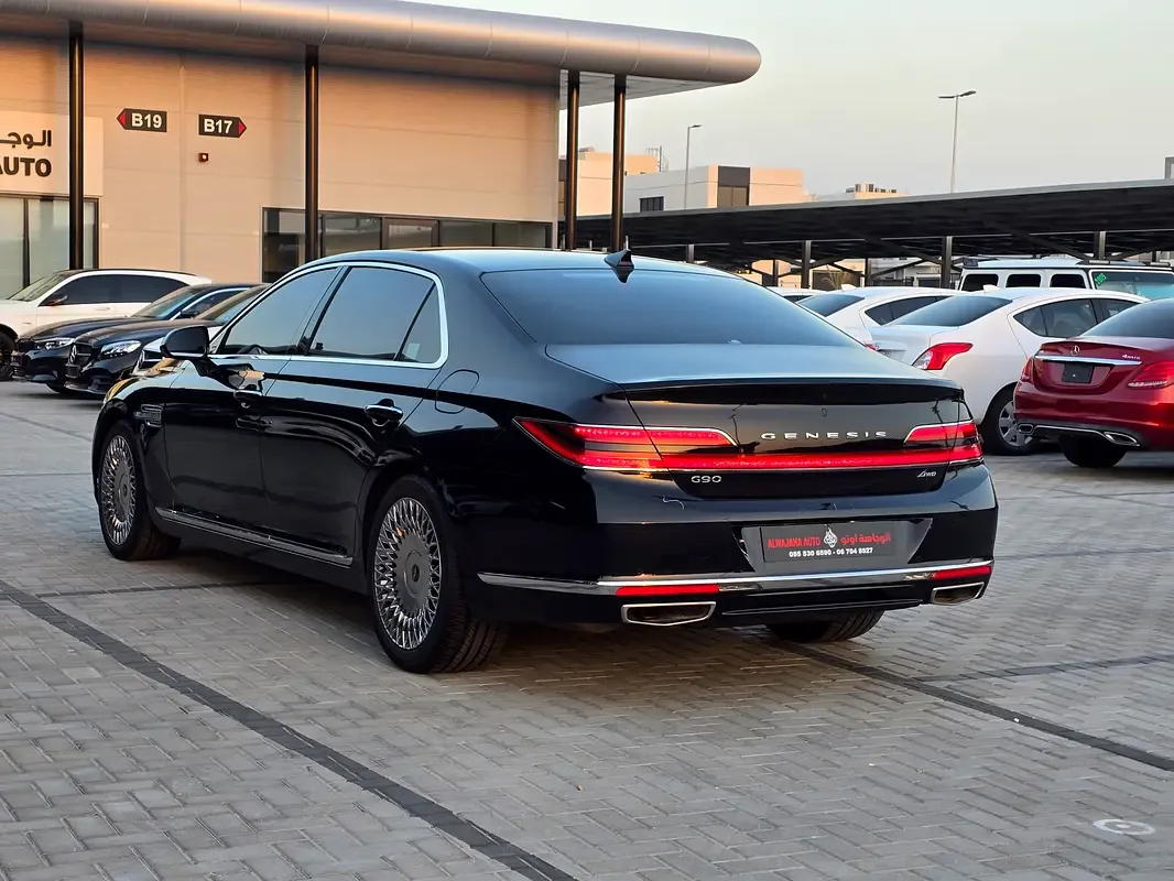 Genesis G90 3.5 AT 4WD (380 hp) - 3