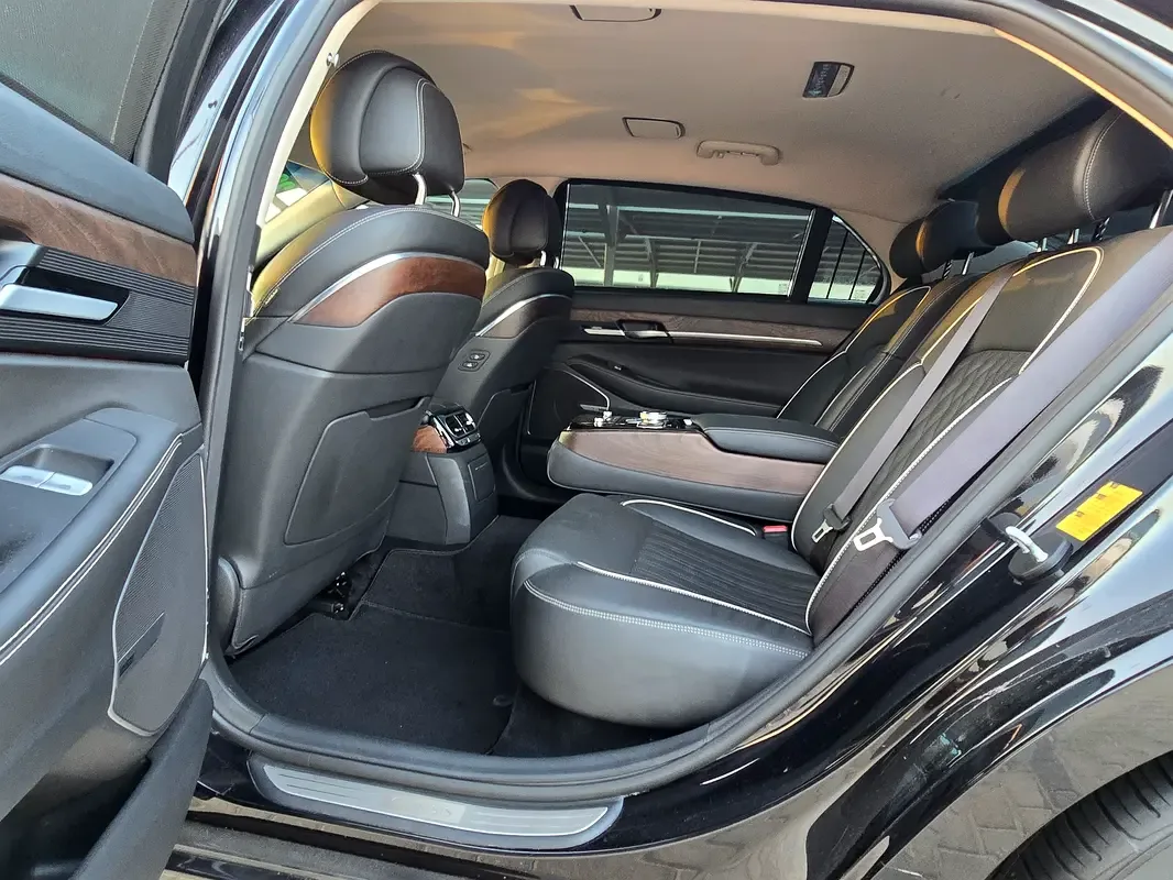 Genesis G90 3.5 AT 4WD (380 hp) - 8