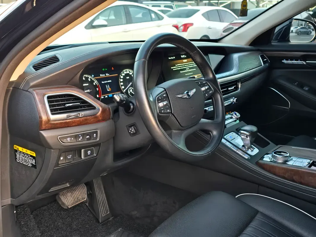 Genesis G90 3.5 AT 4WD (380 hp) - 6