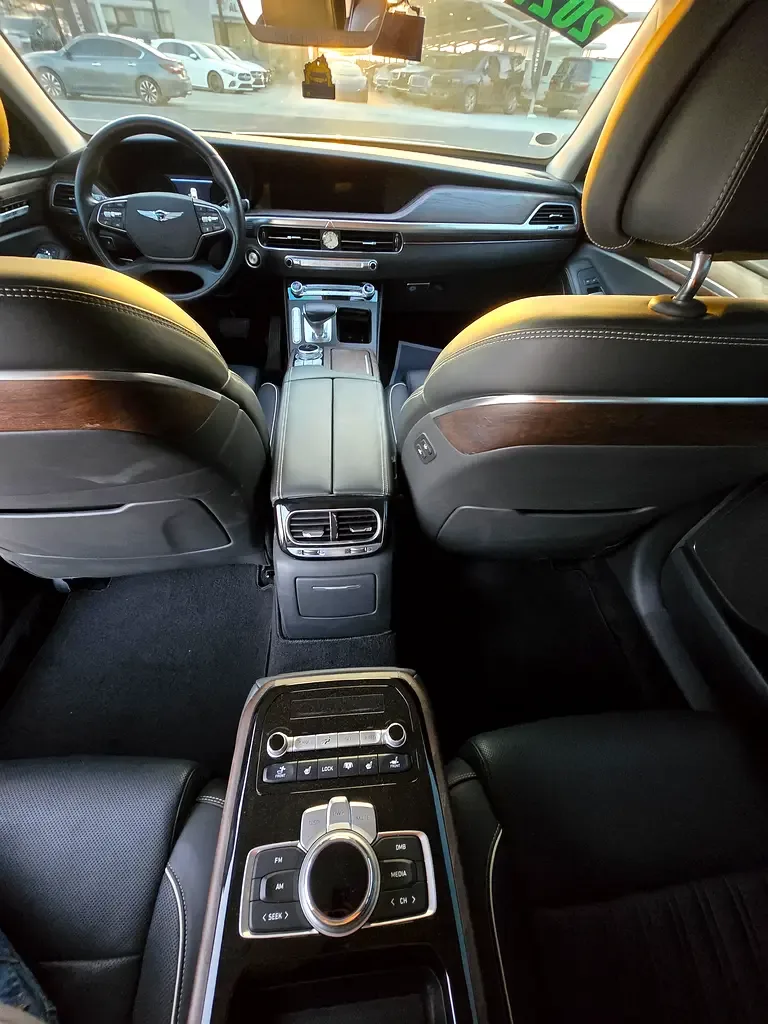 Genesis G90 3.5 AT 4WD (380 hp) - 9