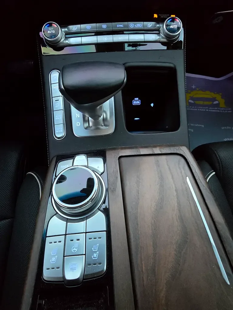 Genesis G90 3.5 AT 4WD (380 hp) - 12