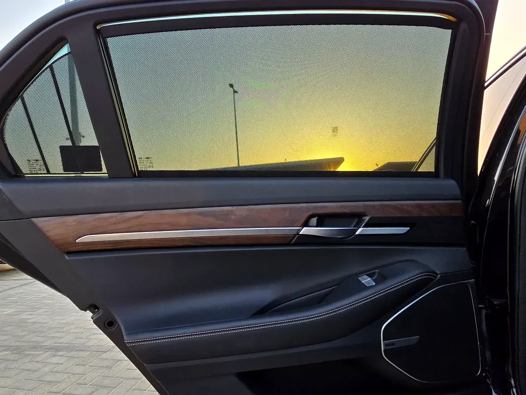 Genesis G90 3.5 AT 4WD (380 hp) - 16