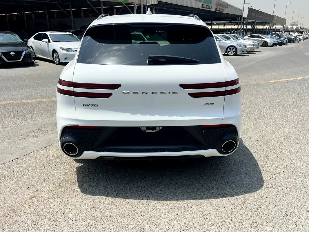 Genesis GV70 2.5 AT (304 hp) - 7