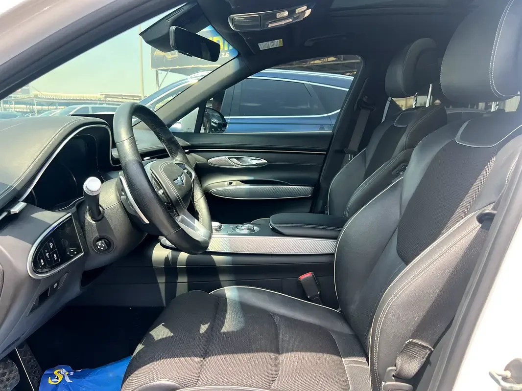 Genesis GV70 2.5 AT (304 hp) - 12