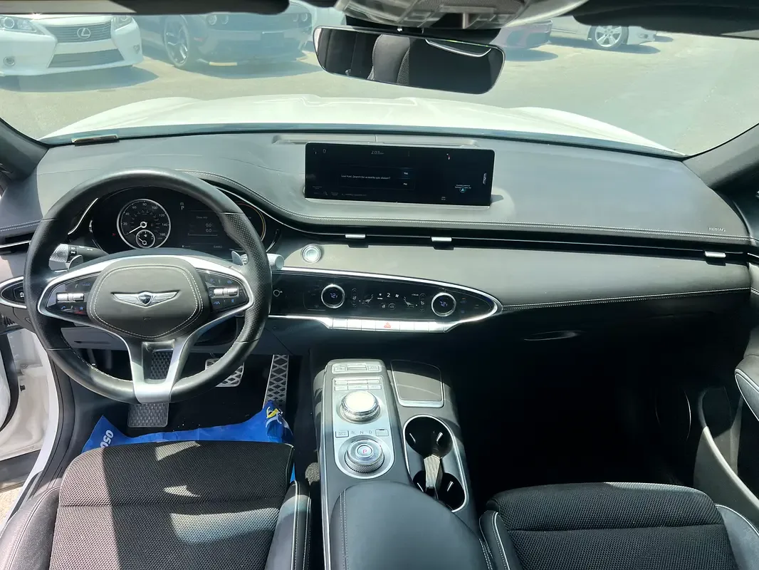 Genesis GV70 2.5 AT (304 hp) - 10
