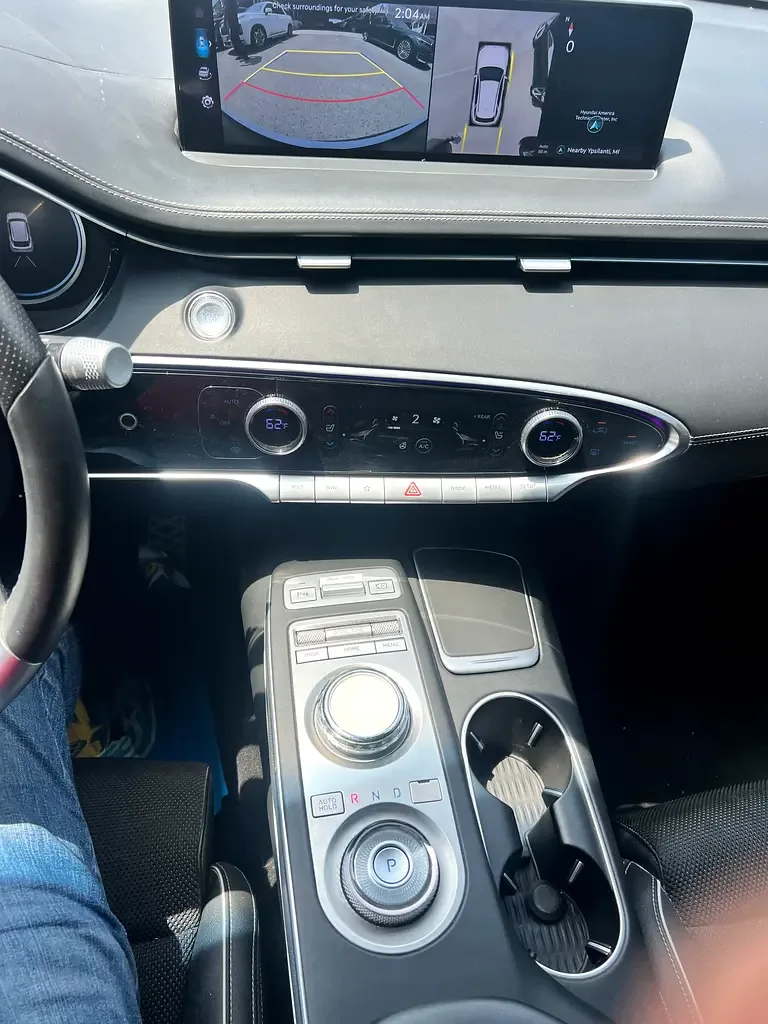 Genesis GV70 2.5 AT (304 hp) - 15